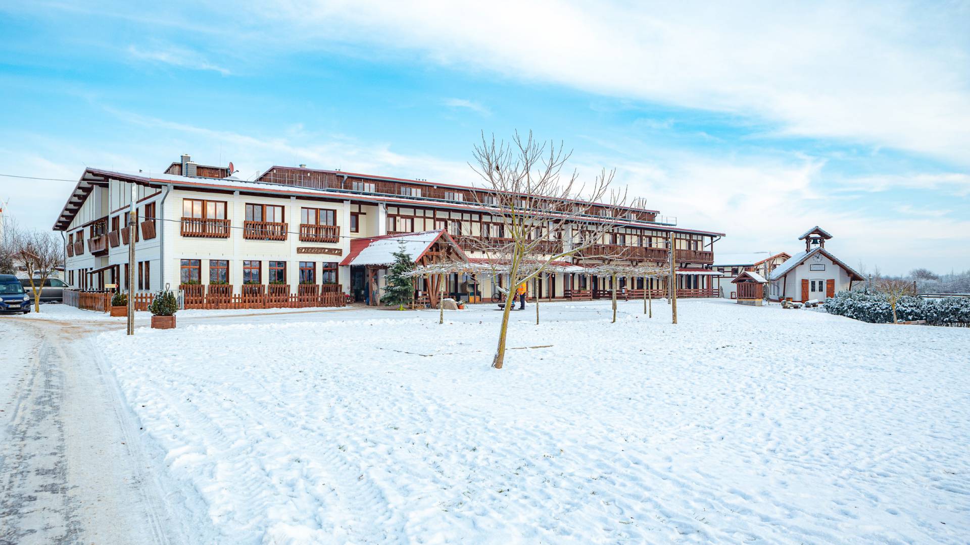 Außenansicht Golchener Hof im Winter 